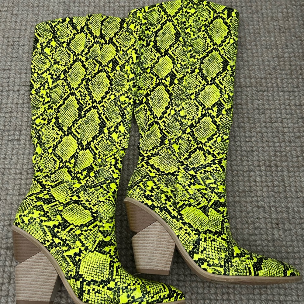 Snake Print Polyeurethane tall boots